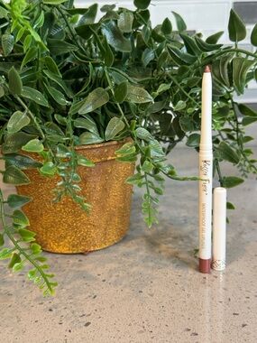 BELLE BEAUTY - Waterproof Gel Lip Liners